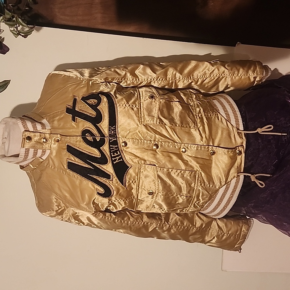 MLB brand VINTAGE New York GOLD METS bomber jacket.